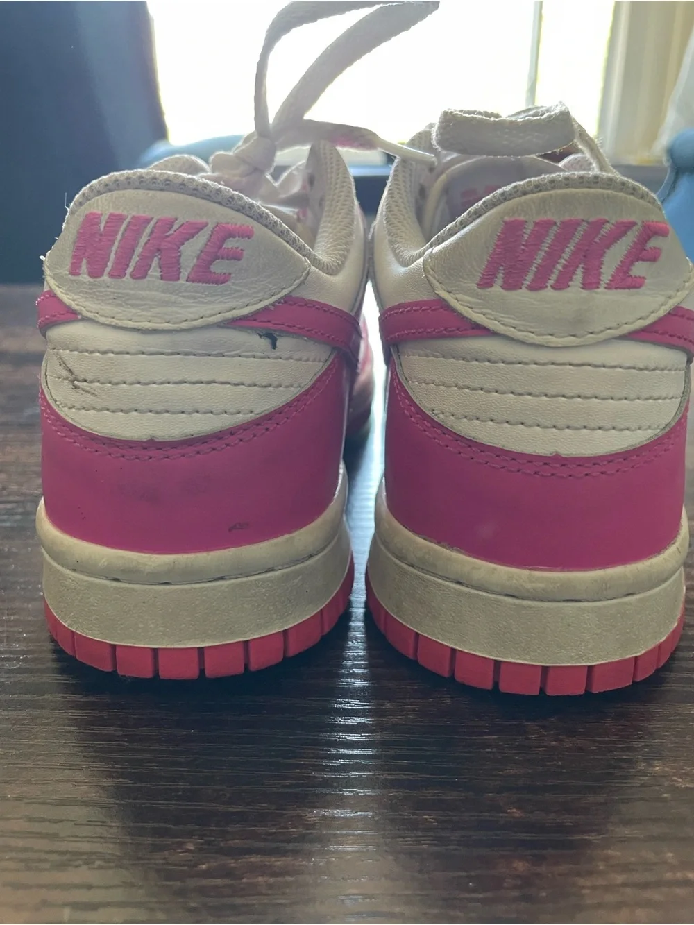 Nike Women's White and Hot Pink Low-Top Sneakers